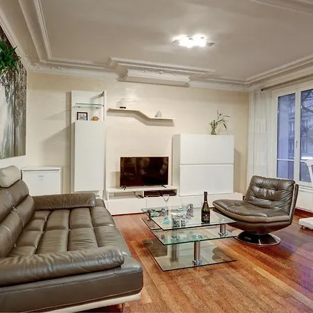 673 Richard - Superb In * Paris