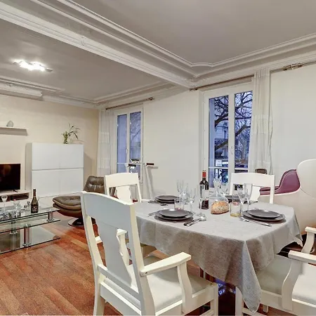 673 Richard - Superb In Apartment *